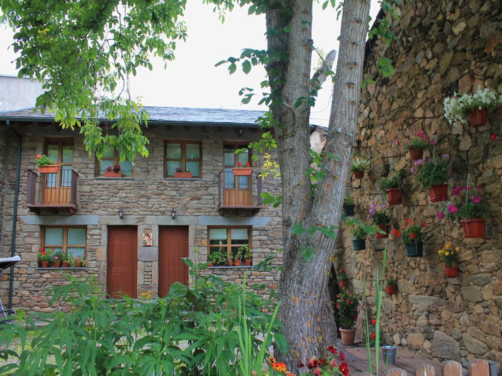 Casa Rural El Trubio Vigo de Sanabria ภายนอก รูปภาพ